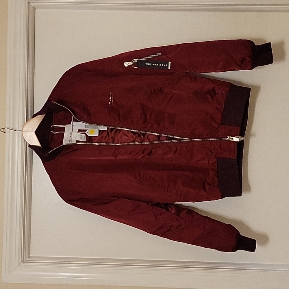 Niels track Bomber from the Arrivals unisex